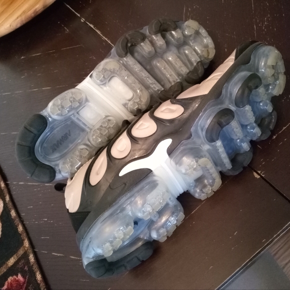 Nike Air VaporMax Plus (Men's) - Picture 6 of 12